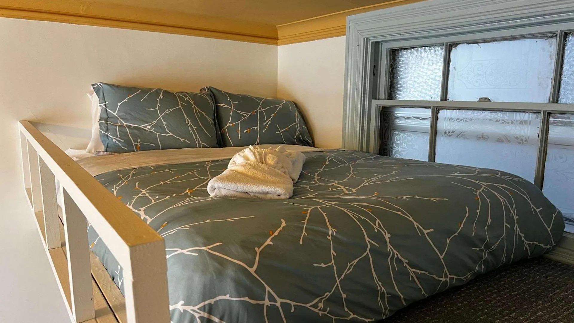Stylish Living At Inglis Heritage, Unit C Halifax